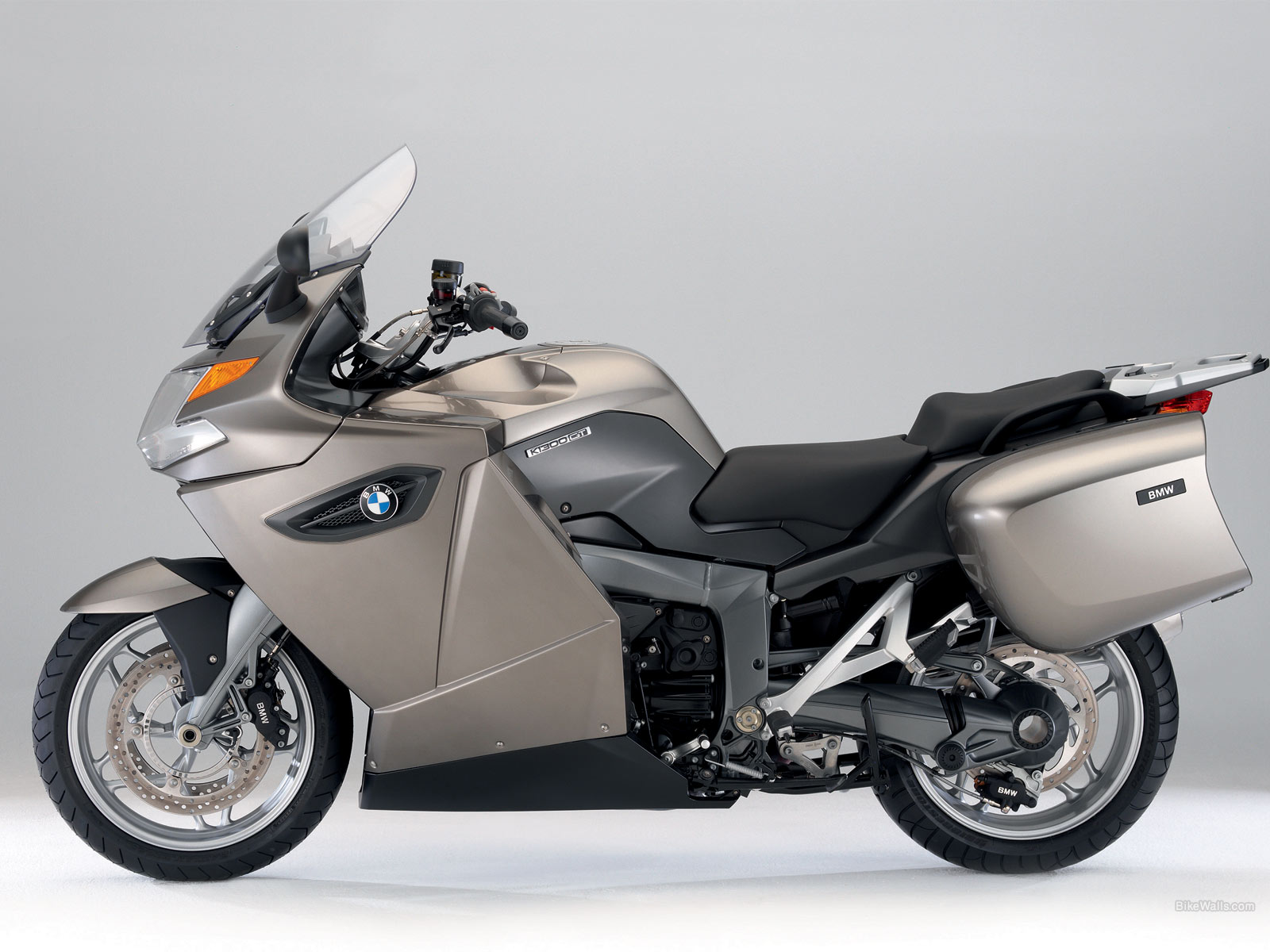 BMW K 1300 GT 1600x1200 c192 Tapety na pulpit